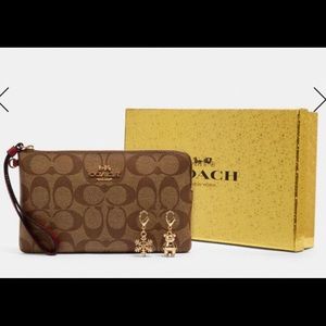 Coach Boxed Large Corner Zip Canvas Wristlet